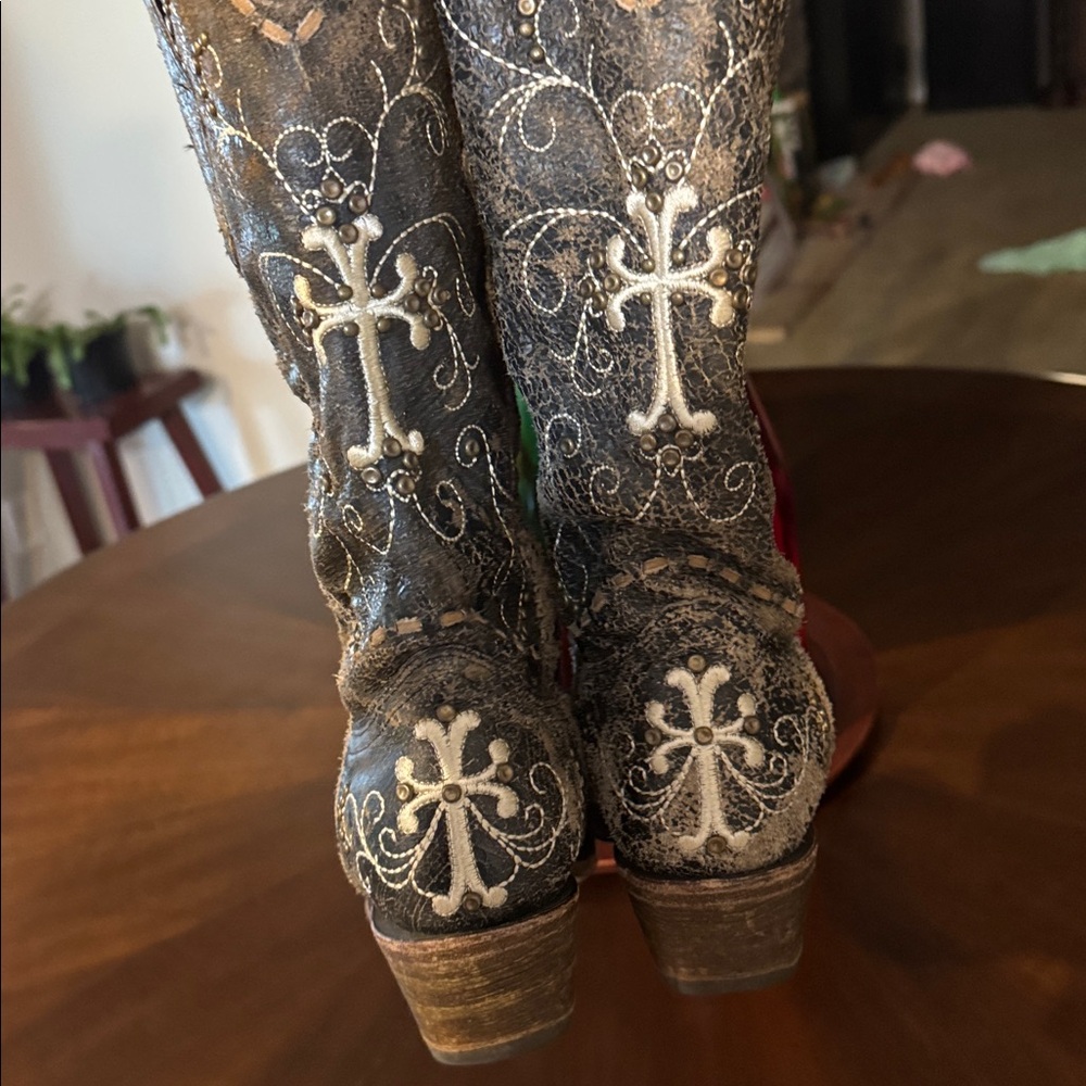 Corral by Buckle Inc Embroidered Distressed Black Heeled Boots. worn twice. - Picture 2 of 5